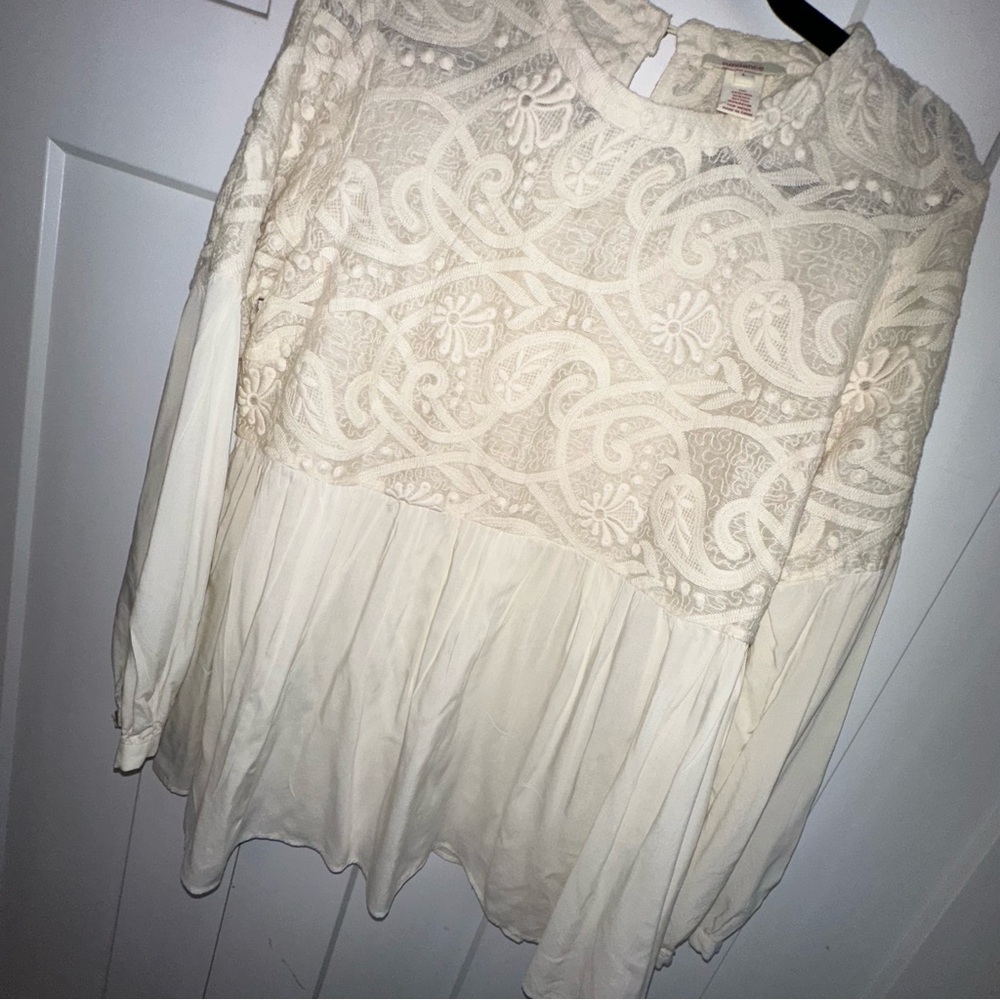 Sundance Cream Ruffled Blouse with Beautiful Lace Detsil - Picture 3 of 6